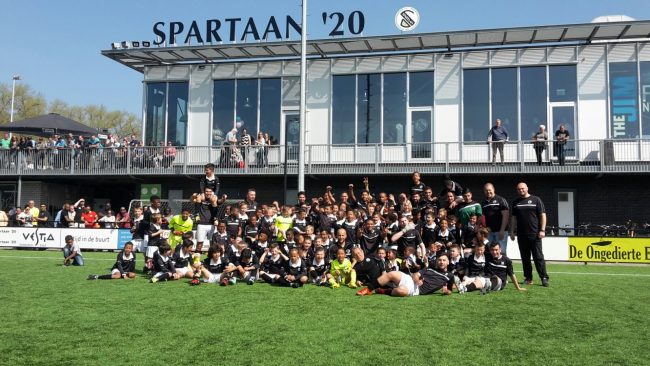 Sp20-XerxesDZB 09042017 groepsfoto met pup1