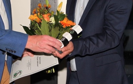 beeldje50jaarlidmetoorkonde