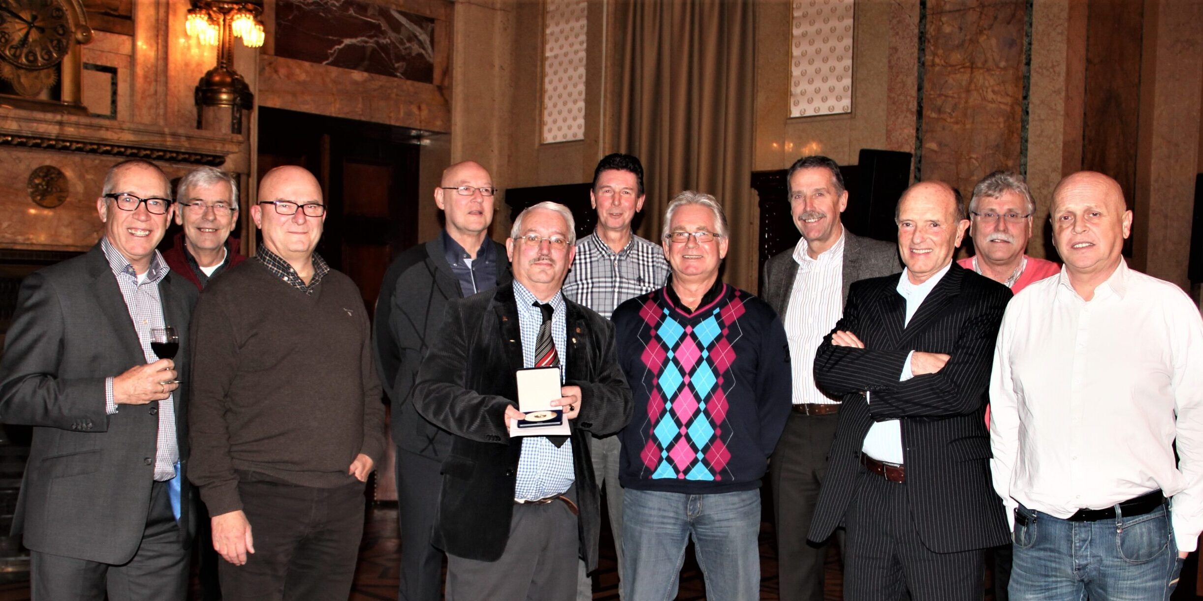 2011 Reunie Philip Scheffer met jeugdelftal dat hij jaren leidde.