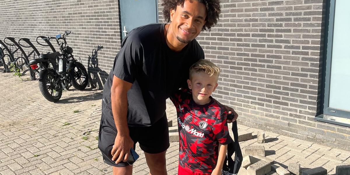 Joshua Zirkzee traint