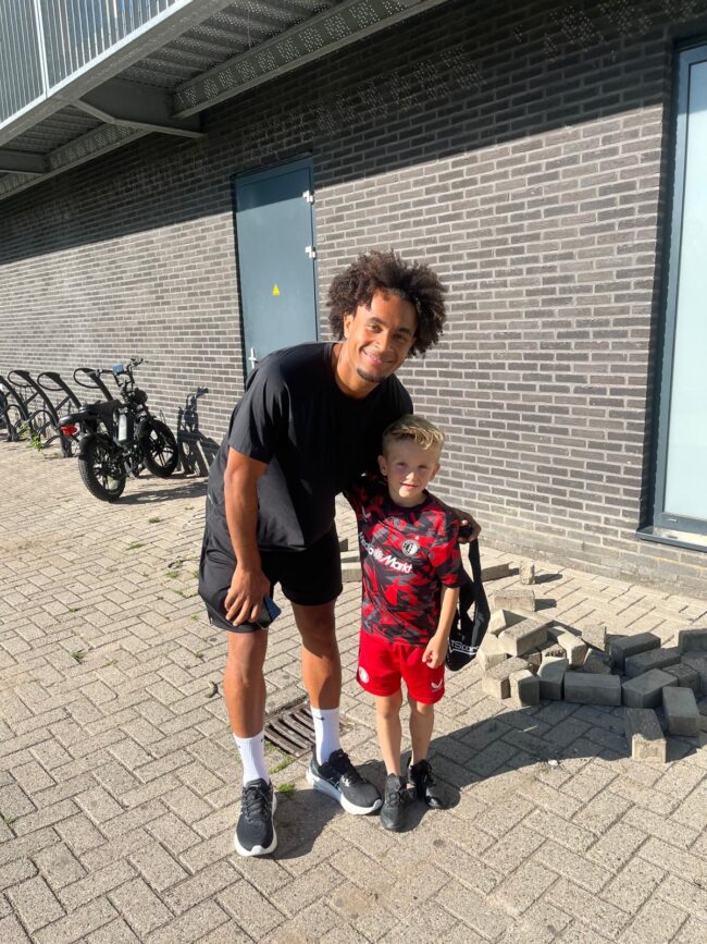 Joshua Zirkzee traint